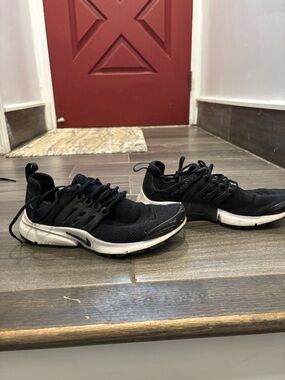 Women's Black Athletic Sneakers - Lightweight Comfort